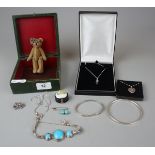 Collection of jewellery to include silver