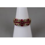Gold, ruby and diamond ring - Approx size: N½