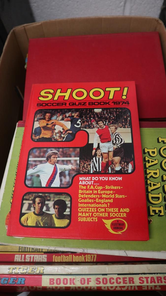 Collection of books - Mostly soccer annuals - Bild 2 aus 5