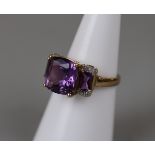 Gold amethyst and diamond ring - Approx size: L