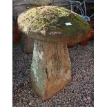 Antique staddle stone - Approx H: 90cm