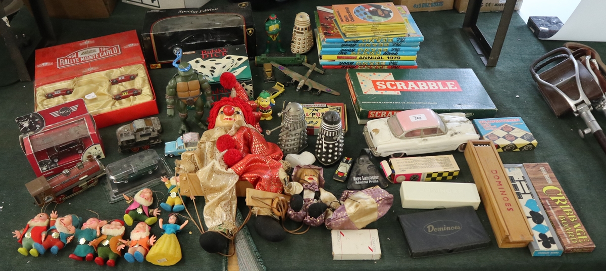 Collection of toys to include railway, model cars, Beano annuals etc