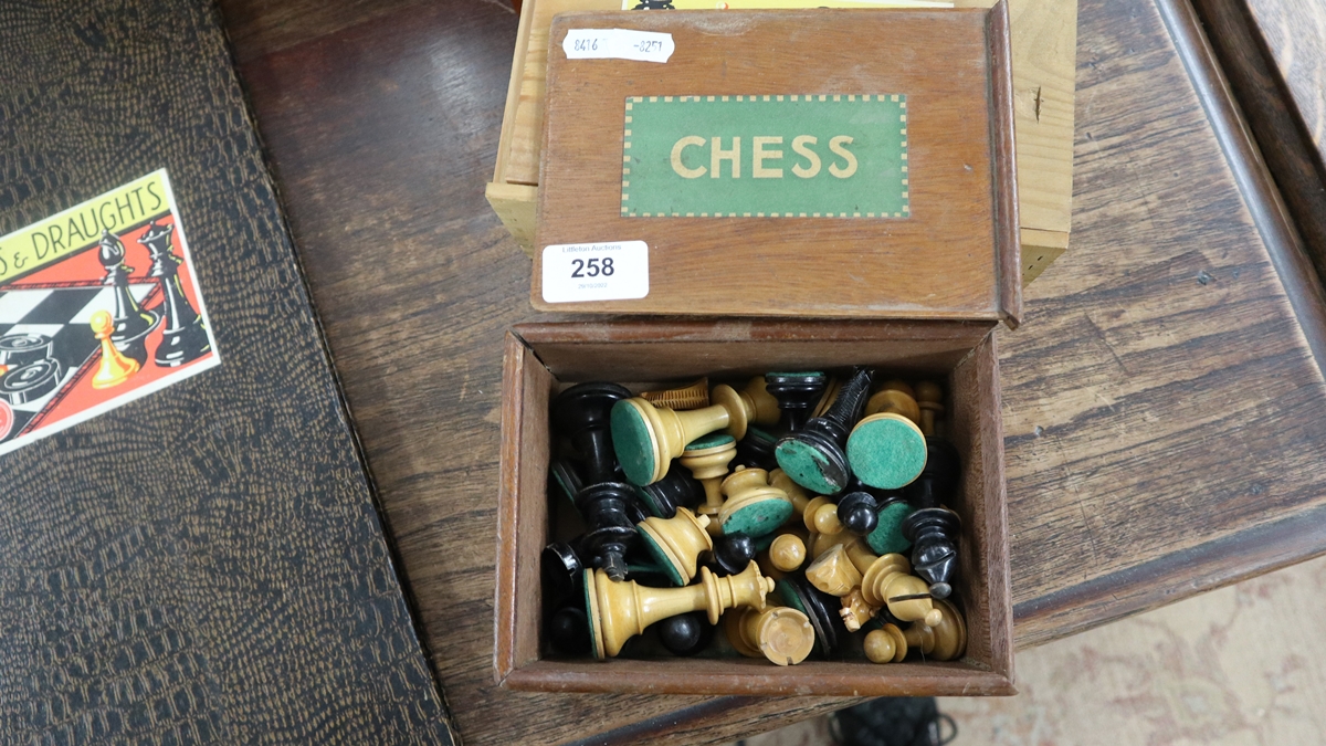 3 chess sets and a board - Bild 3 aus 12