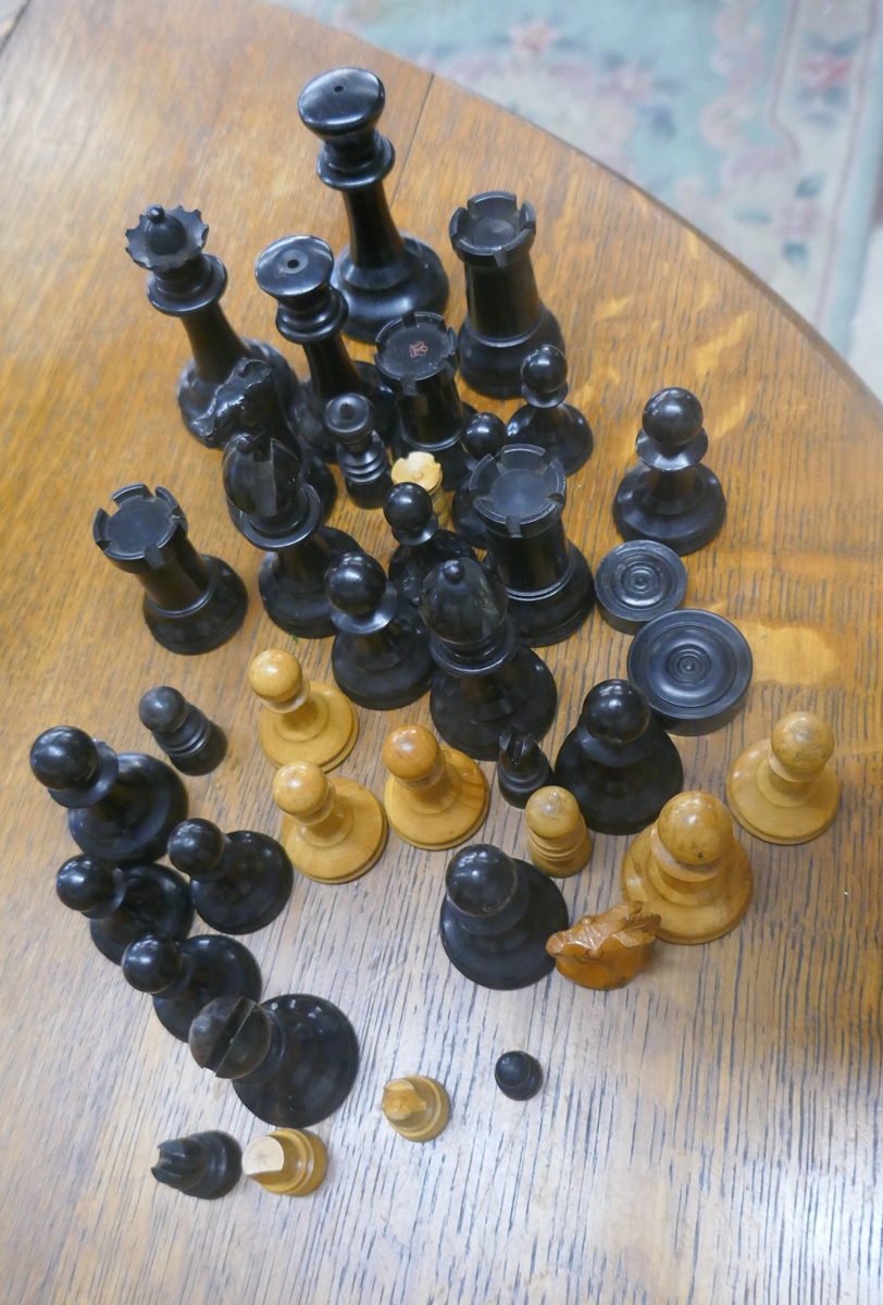 3 chess sets and a board - Bild 10 aus 12