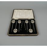 Cased hallmarked silver teaspoon and sugar nip set