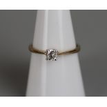 18ct gold diamond solitaire ring - Approx size: N