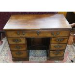 Antique kneehole desk - Approx size: W: 97cm D: 50cm H: 74cm