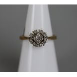 18ct gold diamond cluster set ring - Approx size: N
