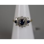 18ct gold sapphire & diamond set ring - Approx size: J½