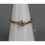 18ct gold diamond solitaire ring - Approx size: M½