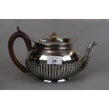 Hallmarked silver teapot - Approx gross weight: 572g