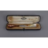 Cased vintage cigarette holder with mother-of-pearl mouthpiece in original fitted case A/F