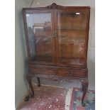 Display cabinet - Approx size: W: 99cm D: 43cm H: 159cm