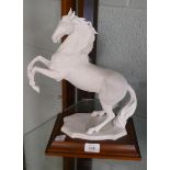 L/E Kaiser West German figurine of horse - Approx height: 37cm