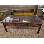 Oriental coffee table - Approx size: L: 123cm W: 62cm H: 48cm