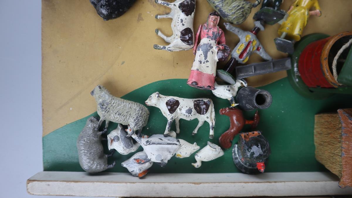 Britains Farmyard c. 1950 Lead Animals, figures kennels Hayrick, well chicken coup, milk churn - Bild 4 aus 7