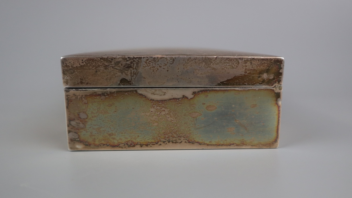 Hallmarked silver cigarette box - Image 4 of 4