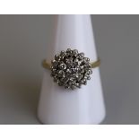18ct gold diamond cluster ring - Size Q