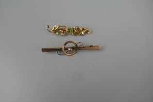 2 gold bar brooches - Approx weight 4g