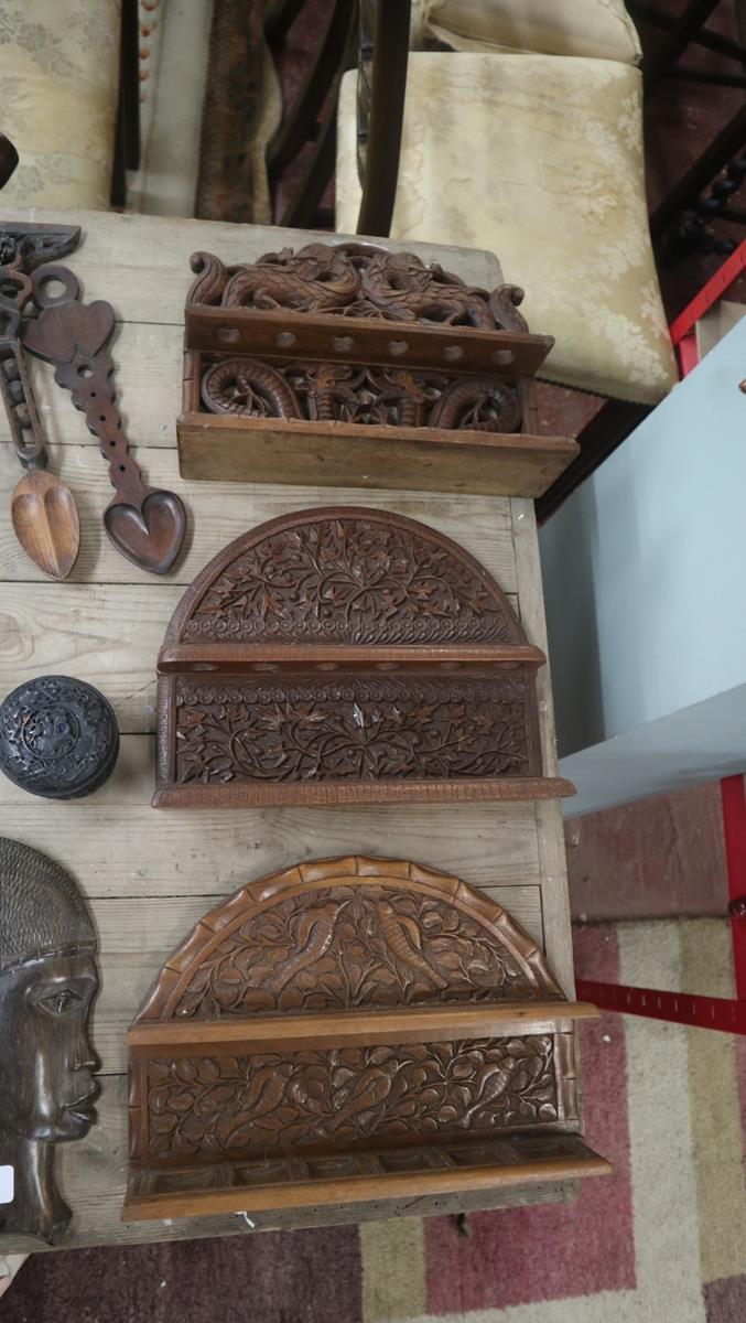 Collection of carved items - Image 2 of 4