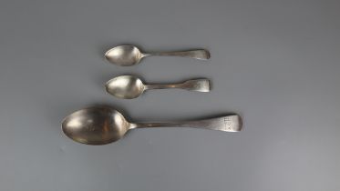 3 hallmarked silver spoons - Approx gross weight 104g