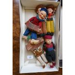 5 vintage dolls