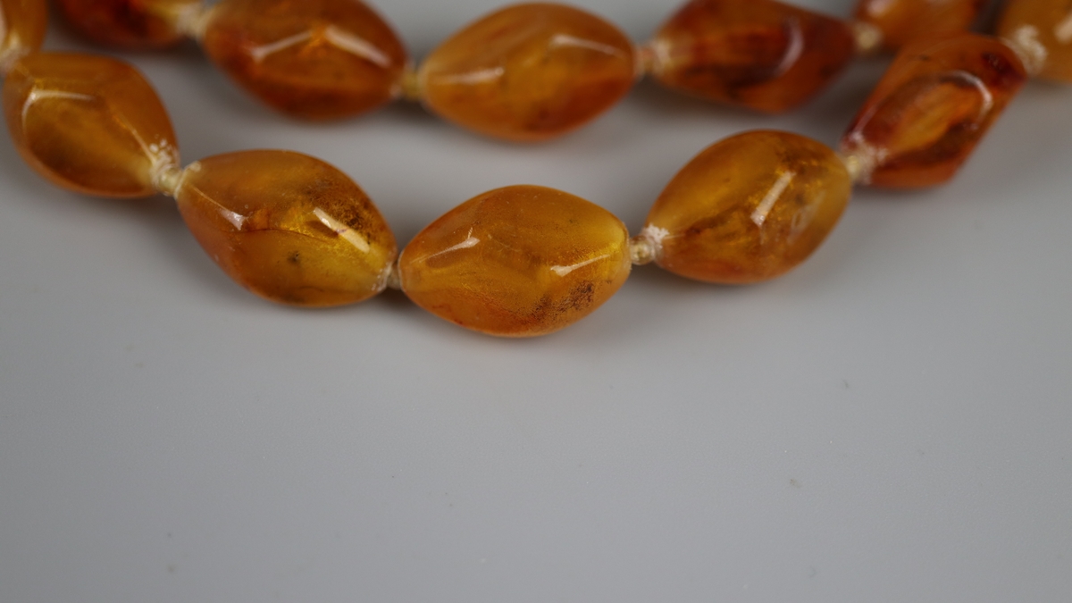 Baltic amber necklace - Image 3 of 4