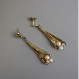 14ct gold and pearl drop earrings