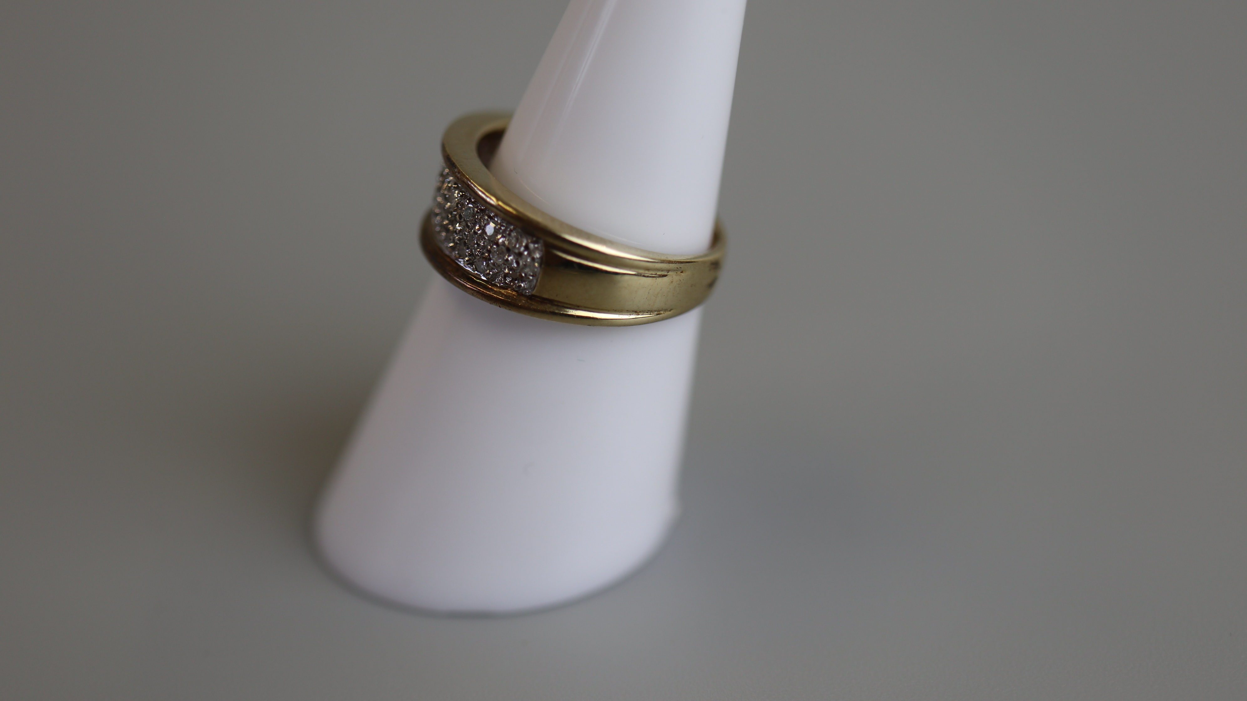 Gold diamond set ring - Size L½ - Image 2 of 3