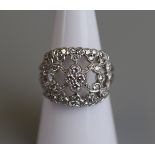 Fine platinum & diamond set ring - Size M