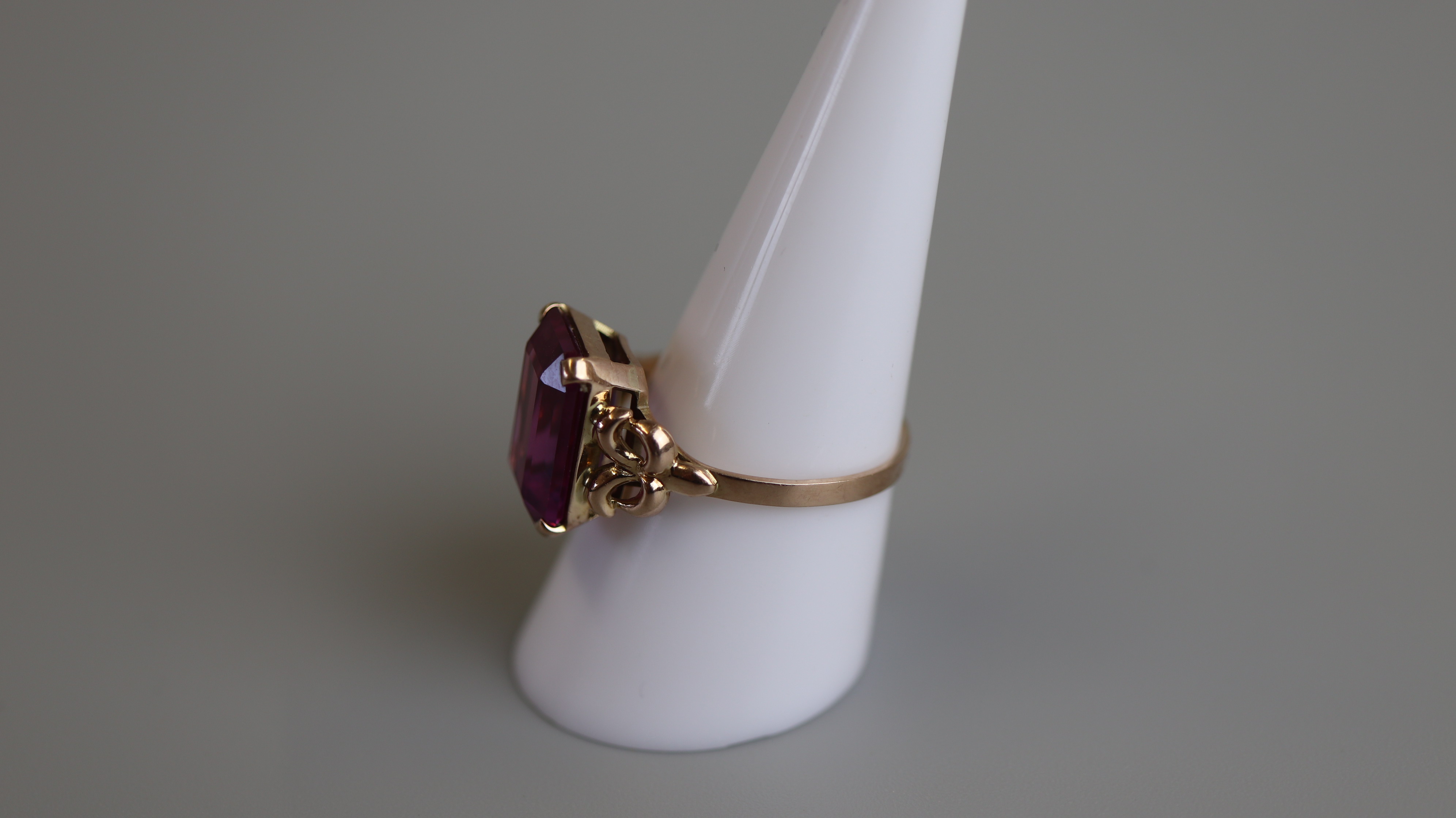 Gold amethyst set ring - Size Q - Image 2 of 2