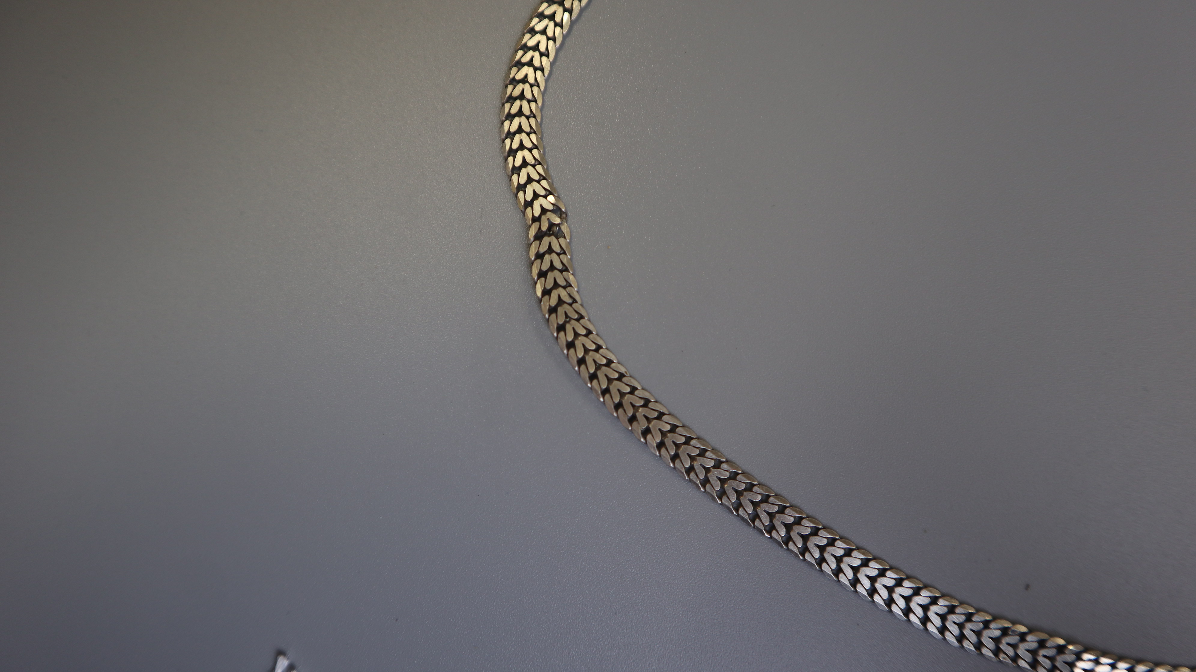 Silver necklace - Image 3 of 3