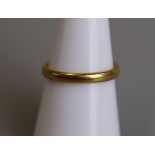 22ct gold wedding band - Weight 2.3g - Size M½