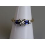 18ct gold diamond & sapphire set ring - Size O