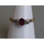 18ct gold 3 stone ruby & diamond set ring - Size R