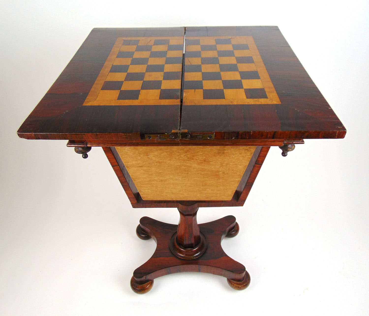 An early 19th century rosewood games/work table, the fold over top with an inlaid chess board - Image 3 of 3