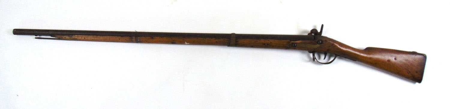 A 19th century percussion cap rifle with ram rod, l. 146 cm