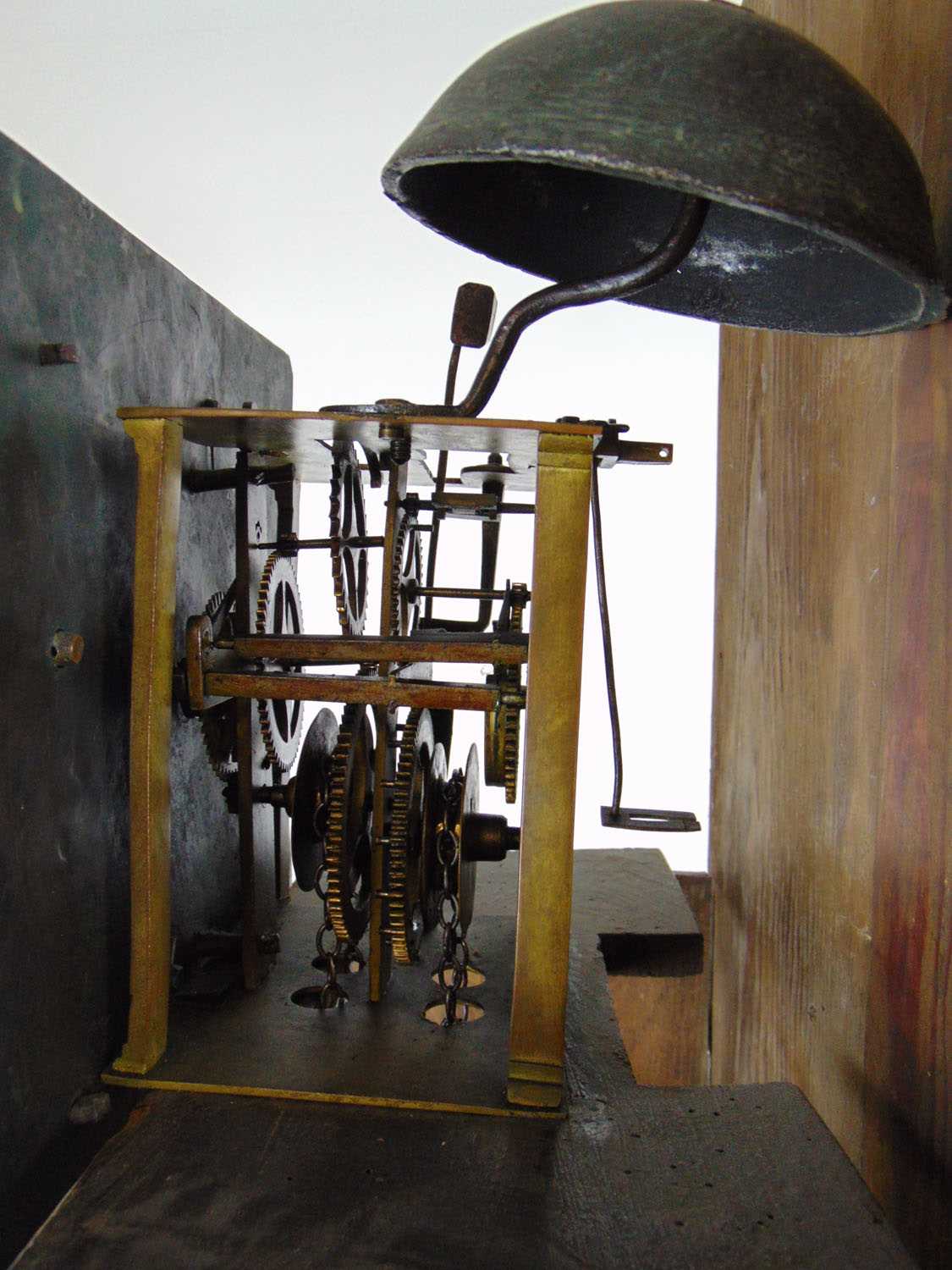 An 18th century elm and oak long case clock, the engraved brass face with single hand and Roman - Image 4 of 5