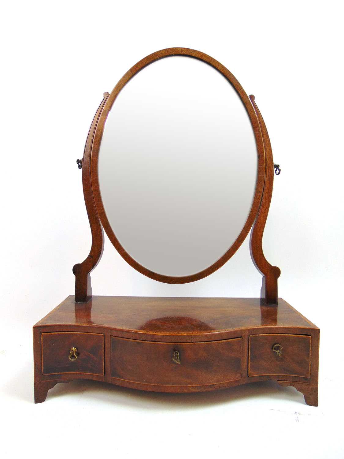 A Regency mahogany, boxwood strung and rosewood banded toilet mirror, the oval plate over the - Bild 2 aus 2