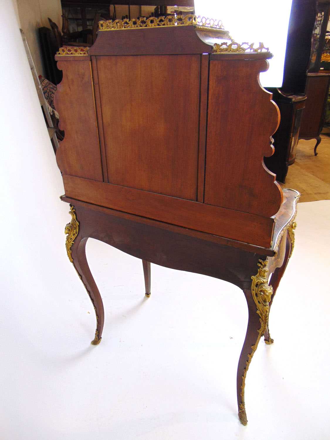 A 19th century French rosewood, marquetry and gilt brass mounted side cabinet, the galleried top - Bild 6 aus 15