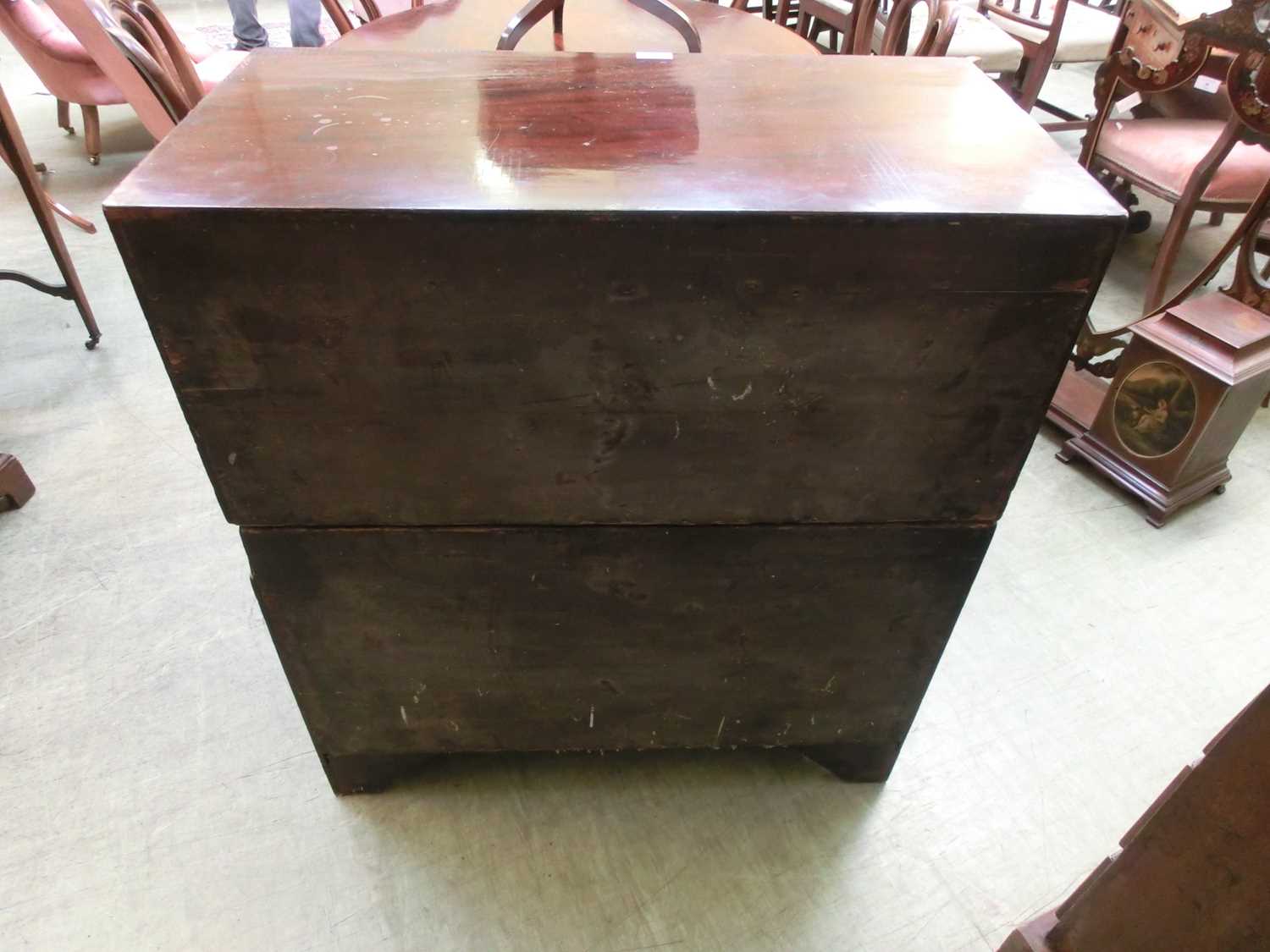 A late 18th century mahogany chest of two short over three long drawers, the caddy top over the - Bild 6 aus 6