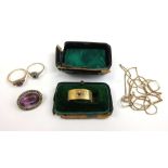 A selection of 9ct gold and yellow metal jewellery to include an amethyst and seed pearl brooch,