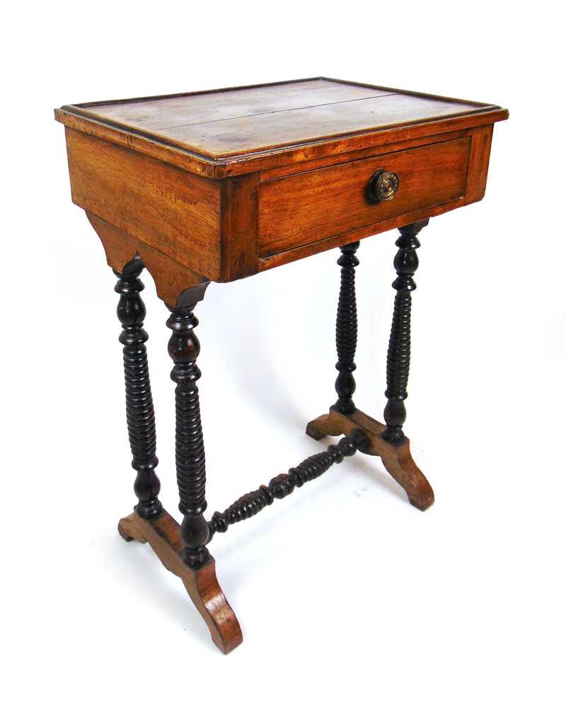 An early 19th century rosewood work table, the top over a single drawer on bobbin turned legs and - Bild 2 aus 2