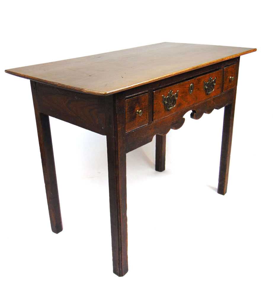 An 18th century and later oak side table, the later top over three drawers and a shaped apron on - Bild 3 aus 3