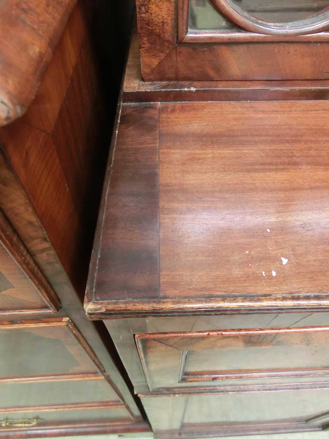 An early 19th century mahogany bookcase, the top with two glazed doors over single drawer and two - Bild 7 aus 12