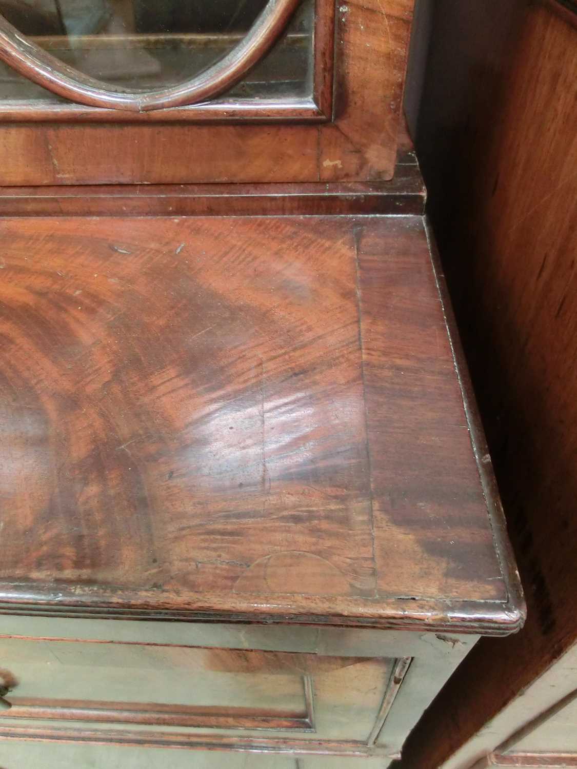 An early 19th century mahogany bookcase, the top with two glazed doors over single drawer and two - Bild 6 aus 12