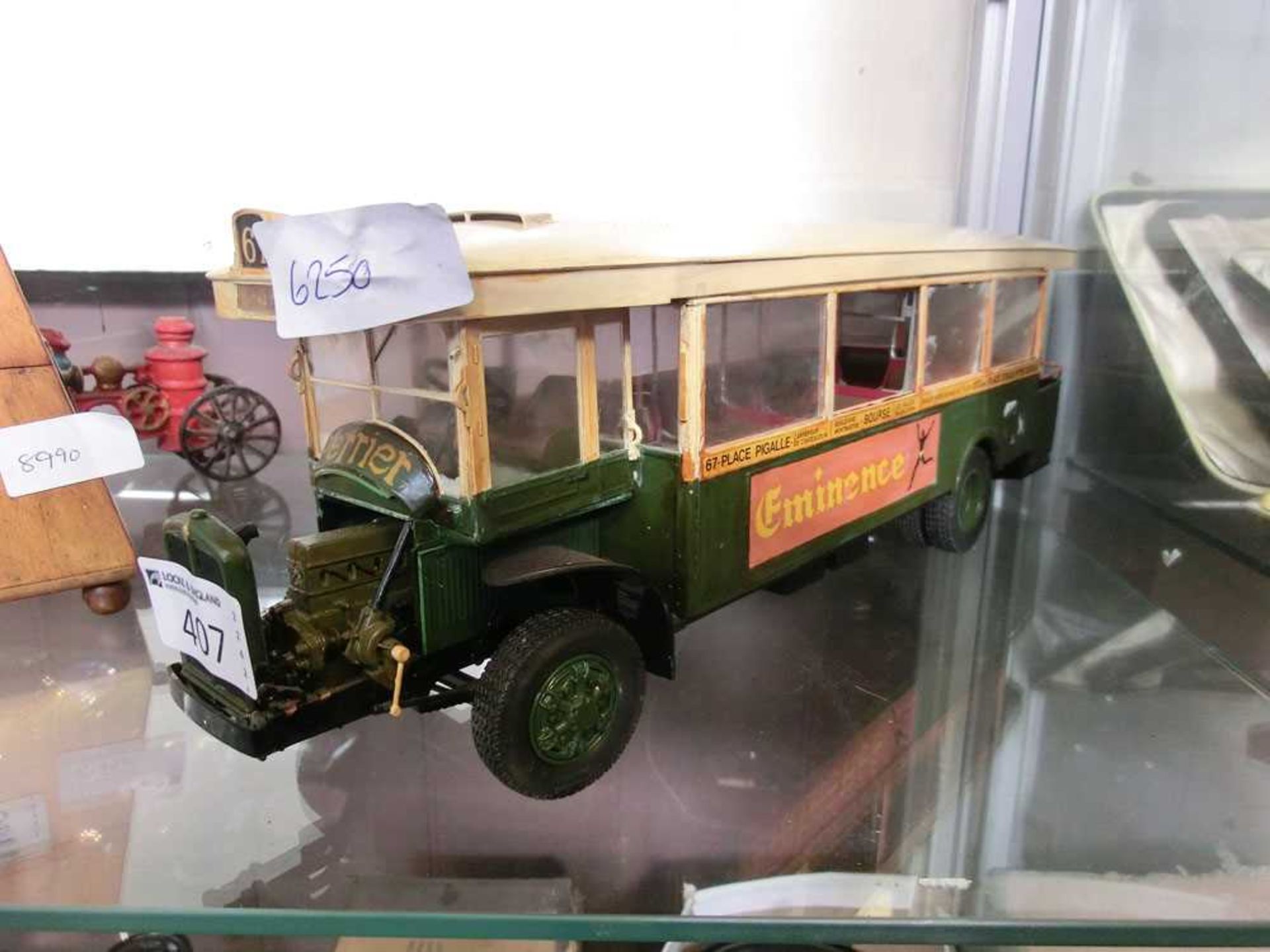 A reproduction model of an old coach