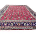 FINE PERSIAN TABRIZ CARPET, 398cm x 297cm.