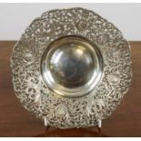 BON BON BASKET, Spanish .915 silver with pierced ornate foliate decoration and cartouches with