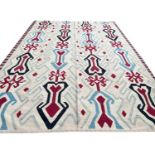 FINE CONTEMPORARY KILIM, 290cm x 210cm.